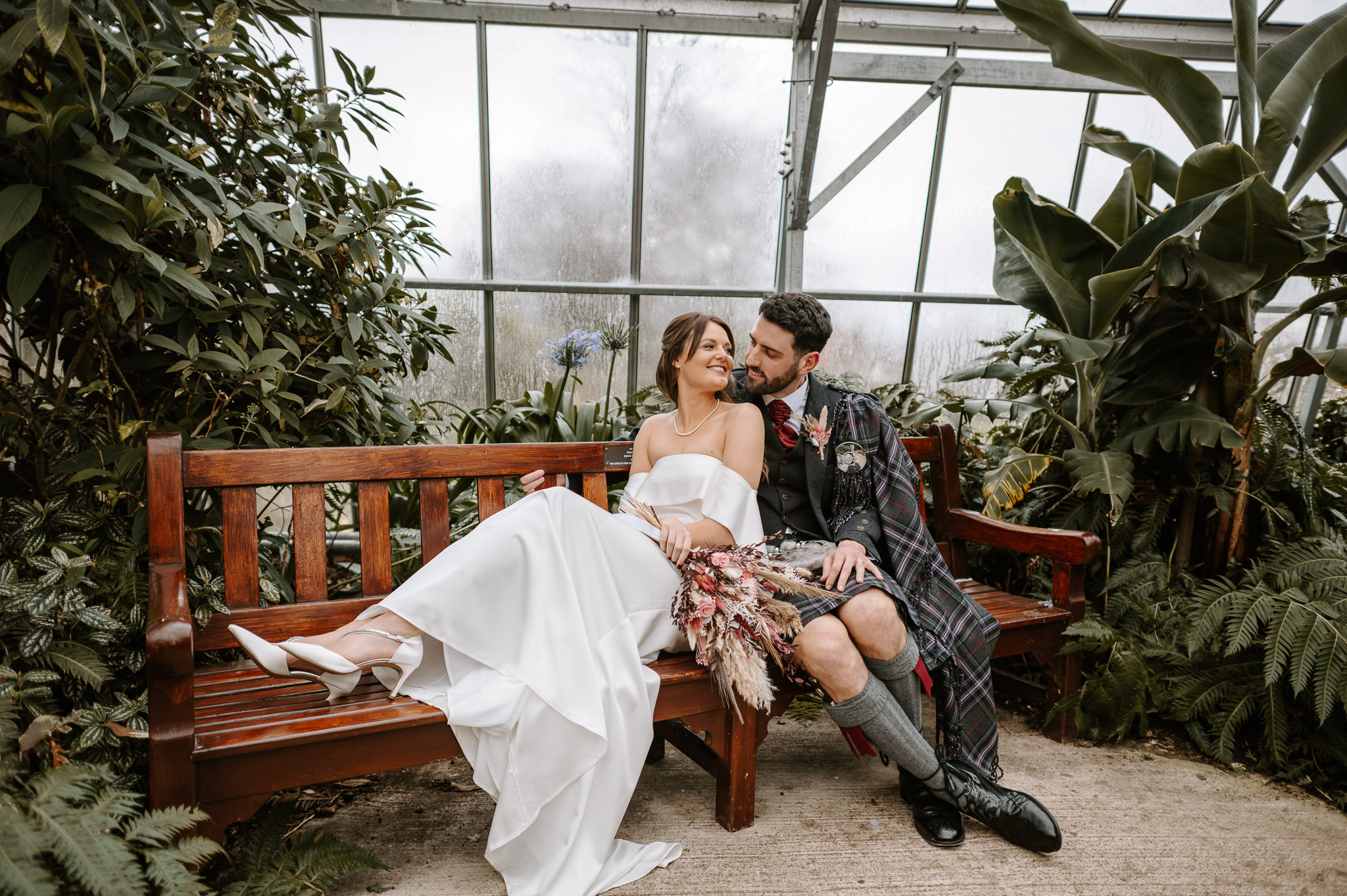 Romantic moments during wedding photoshoot