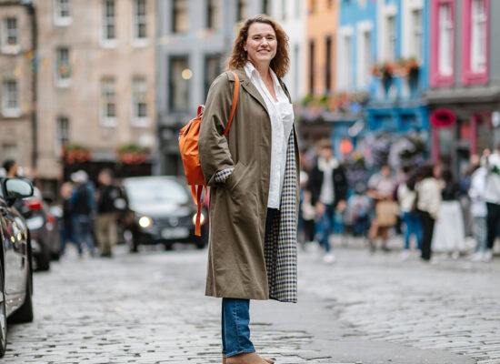 Solo traveller photoshoot in Edinburgh